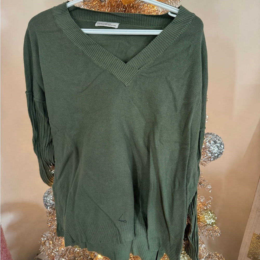 Women's Long Sleeve V-Neck Top - Green